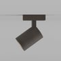 Astro Lighting Ascoli Single spot i bronze set fra siden, med lampehovedet vippet nedad og beslaget synligt.