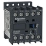 Schneider Electric TeSys K kontaktor LP4K09, 9A, 3 poler og 1 slutte, med 24V DC spole, vist forfra med tydelig mærkning og skrueterminaler.