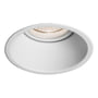 Detaljeret vinkel af Astro 5701 Minima rund downlight, der viser den hvide, matte overflade og LED lyskilde.
