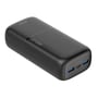 Deltaco powerbank på 27.000 mAh set skråt med to blå USB-A-udgange og en USB-C-port.