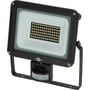 Brennenstuhl LED projektør 50W med sensor, 6500K, 5800lm og IP65 klassificering, vist med front og justerbar monteringsbøjle.