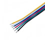 RGB+CCT-kabel til LED-strips med seks farvede ledere, vist skråt med korte, afisolerede ender.