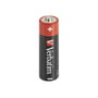 Et enkelt sort Verbatim alkaline AA batteri på 1,5V vist lodret med plus-polen øverst.