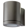 SG Armaturen vægarmatur Metro, et rundt grafitfarvet LED udendørsarmatur med downlight og robust vægbeslag.