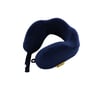 Travel Blue Tranquility Pillow i navyblå, bredere pasform, set fra en anden vinkel med tydeligt Travel Blue mærkat.