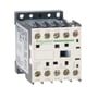 Schneider Electric TeSys K kontrolrelæ med 2 NO og 2 NC kontakter i neutral grå farve, vist fra en vinkel med tydelige terminaler.