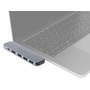 DeLock Docking Station forbundet til en MacBook Pro, illustrerer udvidelse af tilslutningsmuligheder.