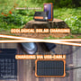 Kombination af billeder, der viser 4smarts Solar Power Bank Prepper opladning via solpanel i naturen og via USB-C kabel på et bord.