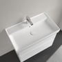 Villeroy & Boch Collaro 80cm håndvask i hvid porcelæn med krom vandhane, monteret på underskab. Vasken har et moderne firkantet design og viser overløb og afløb.
