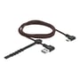 Et sammenrullet Delock Easy-USB 2.0 kabel, 1 meter, viser vinklede USB-A og USB-C hanstik og et unikt sort/rødt kabeldesign.