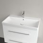 Hvid Villeroy & Boch Avento møbelvask på 800 mm set forfra ovenfra med armatur og overløb.