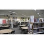 LEDlife T5PRO85 LED-rør på 14 W lyser et bibliotek op med armaturer over borde og bogreoler.
