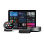 Homey Portal smart home-controller står foran en tablet med smart home-betjening og andre Homey-enheder.