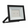 SpectrumLED 50 W LED-projektør i sort set skråt forfra med LED-felt og justerbar monteringsbøjle.