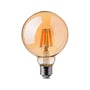 V-TAC 8W LED globepære i ekstra varm hvid med E27 fatning, fremhæver den store, runde glasform og kultrådsdesign.