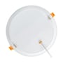 Bagsiden af SpectrumLED 18 W LED-indbygningspanelet med tilslutningsledning og orange fjederclips.