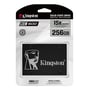 Kingston KC600 SATA SSD på 256 GB i sort, vist i blisteremballage med modelnavn og kapacitet på pakken.