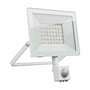 SpectrumLED 50 W LED-projektør med PIR-sensor i hvid, set skråt forfra med sensor og monteringsbøjle.