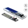 Transparent DeLock-kabinet til M.2 NVMe SSD vist åbent med et SSD-kort ved siden af og USB-C-porten synlig.