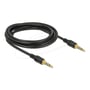 DeLock stereojackkabel på 3 meter ligger oprullet med begge sorte kabelender og firepolede 3,5 mm hanstik synlige.