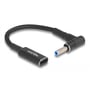 Nærbillede af DeLock adapterkablet med USB Type-C hun og 4.5 x 3.0mm HP han stik, sort flettet kabel.