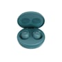 JVC Gumy Mini True Wireless Earphones placeret i en åben grøn ladeboks, klar til brug.