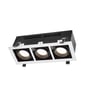 SpectrumLED 3x GU10 spotramme i hvid aluminium, set fra siden, med tre tændte spots.