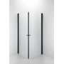 Contura Shower Space svingdør med klart glas, vist i et brusehjørne sammen med en fast glasvæg.