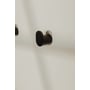 Metallbude Pali knage til væg i sort, med en dybde på 30 mm og en bredde på 20 mm.
