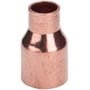 Kobber reduktion fra Viega, 12a x 8 mm, med tydelig mærkning af brand og dimensioner på den bredeste del.