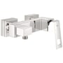 Grohe EuroCube etgrebs brusearmatur i krom finish, vist med firkantet design og praktisk metalgreb for nem betjening.