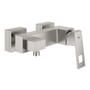 Grohe Eurocube etgrebsbatteri i messing Supersteel med 150mm c/c centrering og vægmontering, fremviser metalgreb og bruserafgang.