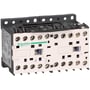 Schneider Electric TeSys K kontaktor 12A, 24V DC, med 3NO og 1NC kontakter, kompakt design, vist på hvid baggrund.