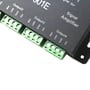 Nærbillede af RGBIC signal splitter SP901E's udgange, der viser de grønne skrueterminaler til Output 1, 2, 3 og 4.