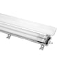 Dobbeltarmatur med Limea T8 LED-rør og IP65, åbnet så de to rør og den gennemsigtige afdækning ses.