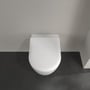 Villeroy & Boch Avento-toilet set ovenfra med det hvide toiletsæde lukket over skålen.