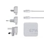 Hvid Xtorm GaN Ultra rejseoplader på 67 W med udskiftelige stik og USB-C PD-kabel vist hver for sig.