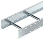 OBO Bettermann kabelstige 110x200 mm med VS-trin, varmgalvaniseret HDG, set skråt fra siden med fokus på perforeringerne og C-profil-trinene.