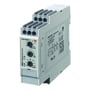 Carlo Gavazzi multifunktionsrelæ med syv funktioner set skråt fra en større vinkel, med tydelige klemmer og drejeknapper.
