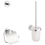 Grohe Essentials 3-i-1 badeværelsessæt i krom, der viser en toiletpapirholder, en krog og en toiletbørste med mat glasbeholder.