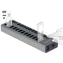 Illustration af DeLock 13-ports USB hub, der viser hvordan tastatur, mus og USB-stick tilsluttes og hvordan porte aktiveres via knapper.