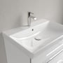 Villeroy & Boch Avento håndvask på 650 mm set skråt ovenfra med armatur, overløb og afløbsdæksel.