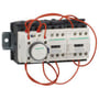 Detaljebillede af Schneider Electric Y/D stjerne/trekant starter, der fremhæver kontakter og forbindelseskabler.