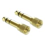 Bagfra af to DeLock 6.35 mm stereo plug til 3.5 mm jack adaptere i guld, viser hunstikket med gevind.