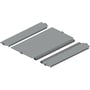 To-delt bundplade fra Schneider Electric Spacial SF, vist som tre separate metaldele klar til samling for 600x800mm skab.