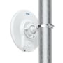 Ubiquiti UniFi Device Bridge Pro set bagfra, monteret på en metalmast med beslag og spændebånd.