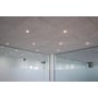 Scan Products LED GU10 spots indbygget i et akustiklofter i et moderne kontormiljø med glasmiljøer.