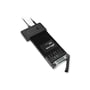 ICY Dock U.2 NVMe SSD-adapter til USB 3.2 Gen2 tilsluttet et langt SSD-drev med ribbet overflade.
