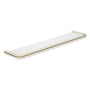 HEWI Serie 480 hylde på 618 x 134 mm i børstet messing, vist i sin fulde længde med afrundede ender.