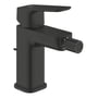 Mat sort GROHE Cubeo etgrebsbatteri til bidet med 113 mm tud og metalgreb monteret på et stilrent badeværelse.